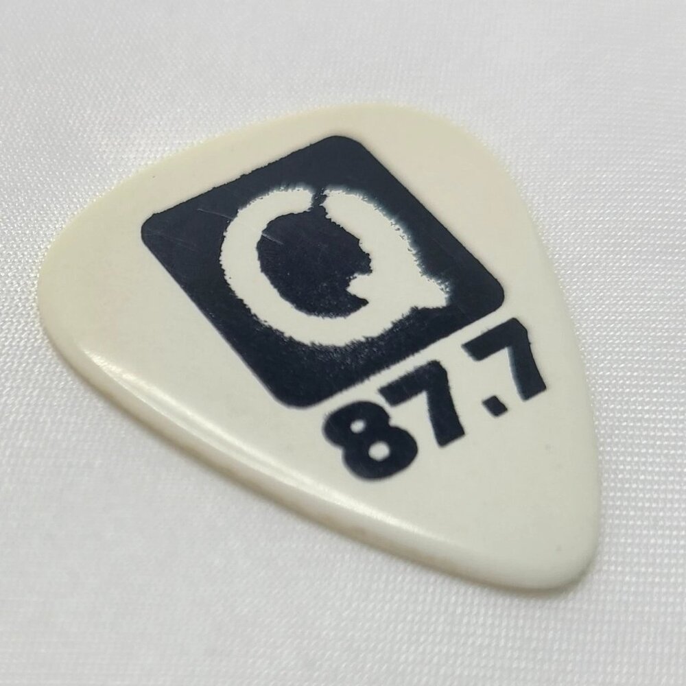 Pearl Jam Guitar Pick Wrigley Field 7/19/2013 Chicago Concert Music Memorabilia - Picture 3 of 8